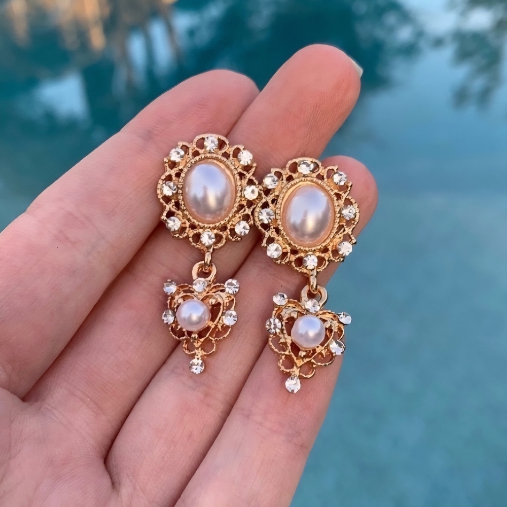Romantic Pearl Dangle Regency Earrings